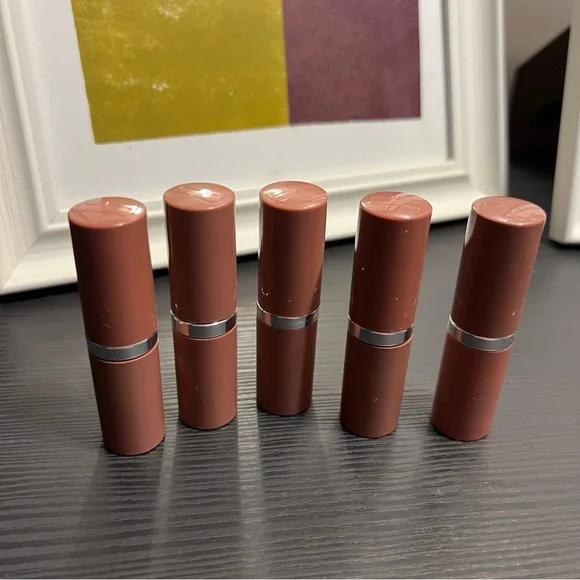 Clinique Full Size Lipstick - Bare Pop. Set of 5 - Picture 2 of 5